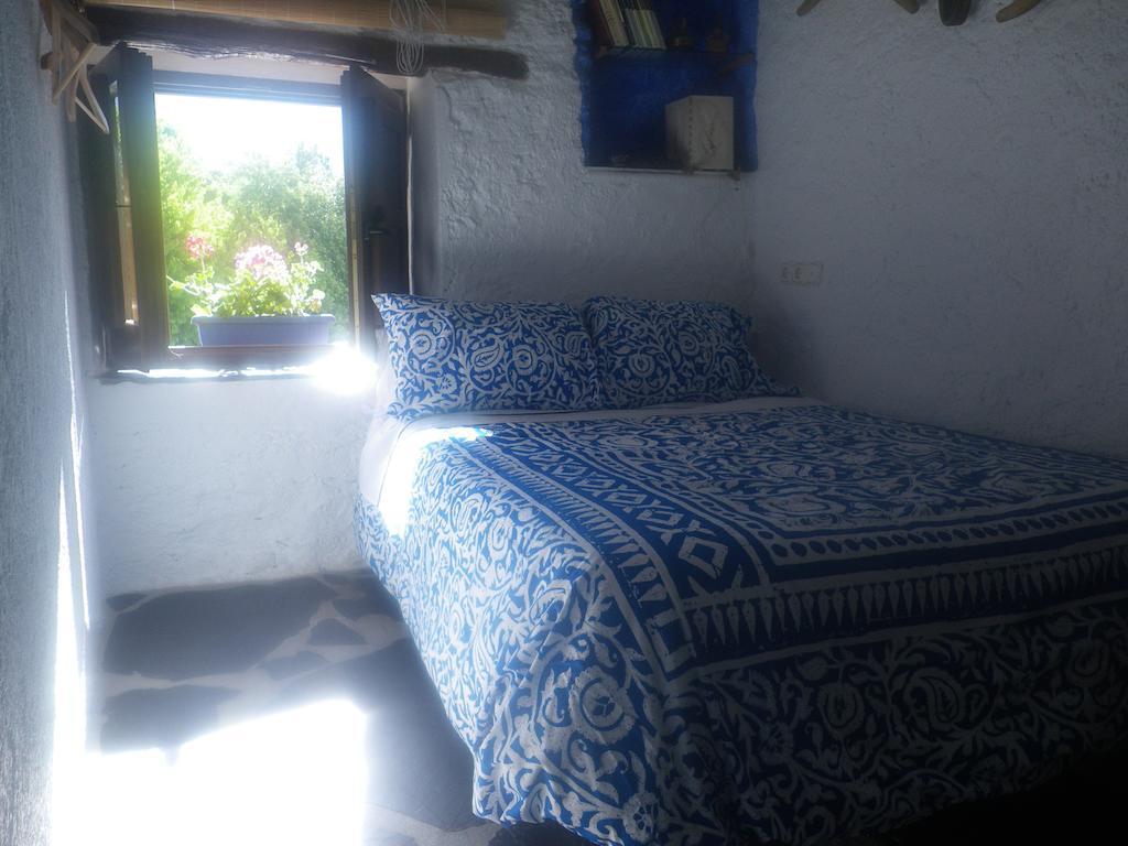 La Casa De La Bombilla Verde Trevelez Room photo