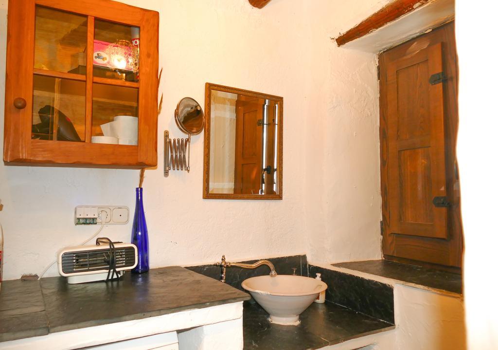 La Casa De La Bombilla Verde Trevelez Exterior photo